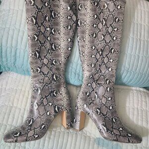 NEW Women's Ladies Snake Skin Knee High Boot Size9 NEW